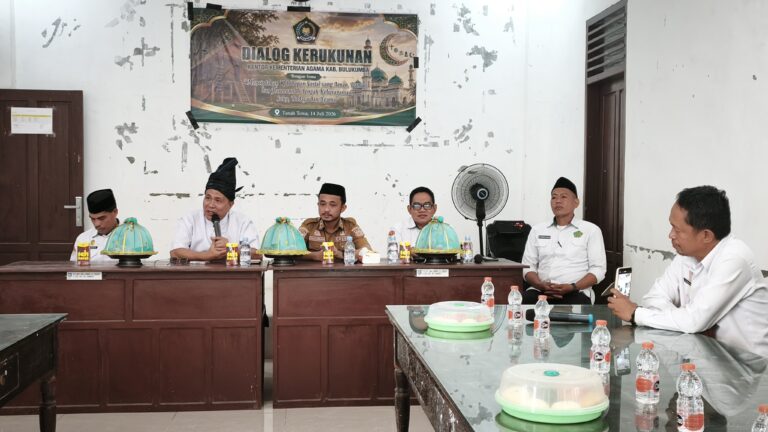 Rawat Harmoni di Tanah Adat, Kakamenag Hadiri Dialog Kerukunan di Desa Tanah Towa