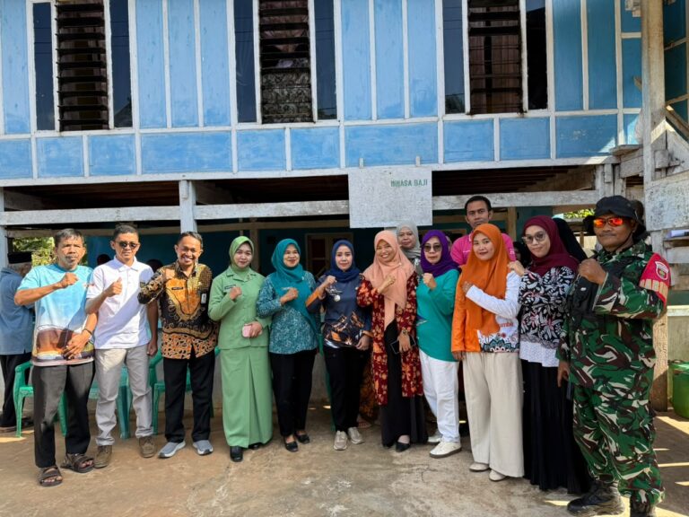 Pastikan Kesehatan Ibu, Anak, dan Lansia Terjaga, Camat Bontotiro Dampingi Posyandu Desa Pakubalaho
